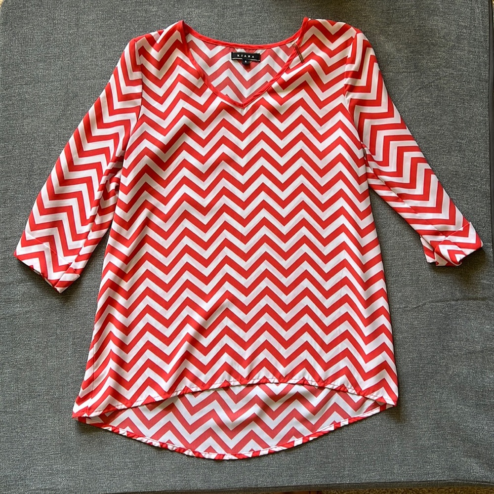 Kiara, small chevron top